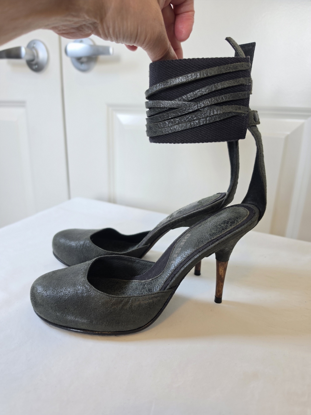 DIESEL CALLA DESIGNER LEATHER STILETTO PUMPS WOOD HEEL ANKLE CUFF EU 37 US 7 - Picture 2 of 11